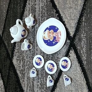 CHILTON TOY 1996 BARBIE COLLECTORS EDITION MINIATURE CHINA TEA 🍵 SET